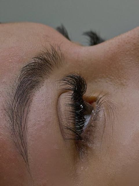 Extensiones de pestañas pelo a pelo