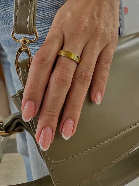 Manicure nude almendra